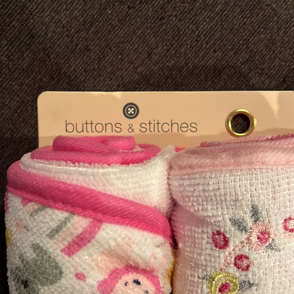 NWT Buttons and Stitches baby hooded towels. - Picture 2 of 3